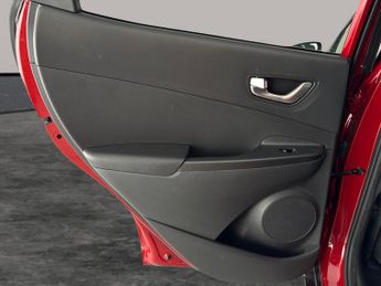 Hyundai Kona 64kWh Premium (10.5kW Charger) (204 ps) - REVERSE CAM - NAV - HE