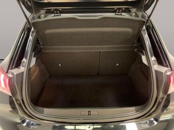 Peugeot E-208 50kWh Allure (136 ps) - ACTIVE LANE ASSIST - LED - NAV