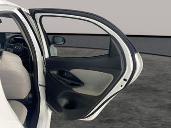 Toyota Yaris 1.5 VVT-h Excel E-CVT (116 ps) - BLIND SPOT ASSIST - LANE TRACE 