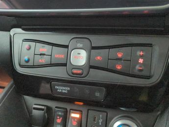 Nissan Leaf 40kWh N-Connecta (150 ps) - 360 CAM - LED - REVERSE CAM