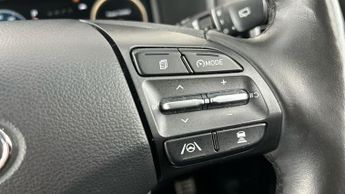 Hyundai Kona 64kWh Premium (10.5kW Charger) (204 ps) - HEATED SEATS - HEATED 