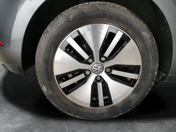 Volkswagen E-golf 35.8kWh e-Golf (136 ps) - LED - BLUETOOTH - PARK SENSORS