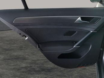 Volkswagen E-golf 35.8kWh e-Golf (136 ps) - LED - BLUETOOTH - PARK SENSORS