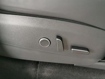 Tesla Model Y SUV RWD (346 ps) - 360 CAM - LED - REVERSE CAM