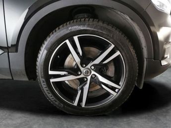 Volvo XC40 1.5h T5 Twin Engine Recharge 10.7kWh R-Design Plug-in (262 ps) -