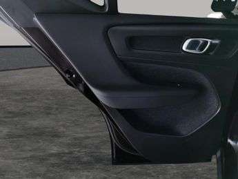 Volvo XC40 1.5h T5 Twin Engine Recharge 10.7kWh R-Design Plug-in (262 ps) -