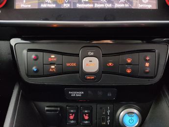 Nissan Leaf 40kWh Tekna (150 ps) - SAT NAV - HEATED LEATHER - HEATED STEERIN