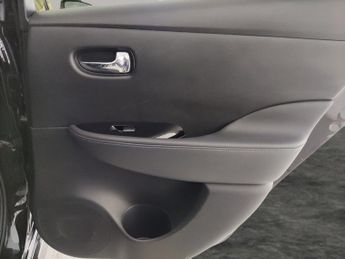 Nissan Leaf 40kWh Tekna (150 ps) - SAT NAV - HEATED LEATHER - HEATED STEERIN