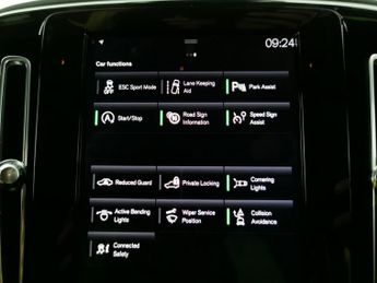 Volvo XC40 2.0 D3 R-Design Pro (150 ps) - SENSUS SAT NAV - PARK ASSIST - LE