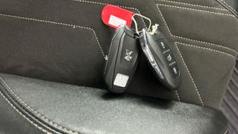 Peugeot 3008 1.6 13.2kWh GT Premium Plug-in e-EAT (225 ps) - BLUETOOTH