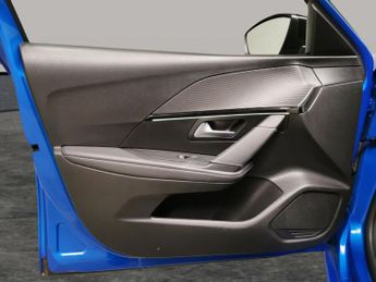 Peugeot E-208 50kWh GT (7.4kW Charger) (136 ps) - REVERSE CAM - NAV - BLUETOOT