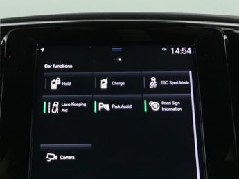 Volvo XC40 1.5h T5 Twin Engine Recharge 10.7kWh R-Design Plug-in (262 ps) -