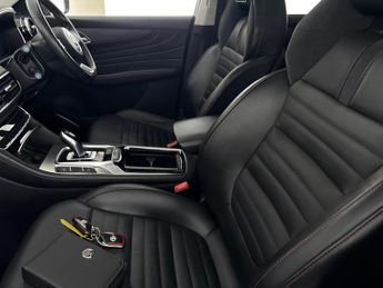 MG Mg Hs 1.5 T-GDI 16.6kWh Exclusive Plug-in (258 ps) - ACTIVE LANE ASSIS