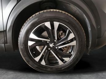 Peugeot E-2008 50kWh GT (7kW Charger) (136 ps) - LED - REVERSE CAM - NAV