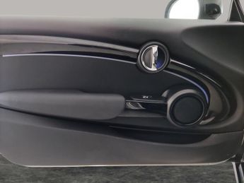 Mini Electric Hatch Cooper SE 32.6kWh Level 2 (184 ps) - HEATED SEATS - INTERIOR LIG