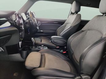 Mini Electric Hatch Cooper SE 32.6kWh Level 2 (184 ps) - HEATED SEATS - INTERIOR LIG