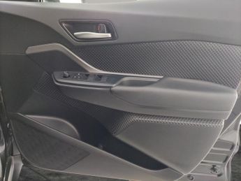 Toyota C-HR 1.8 VVT-h GPF Icon CVT (122 ps) - CRUISE - CLIMATE CONTROL - 17I