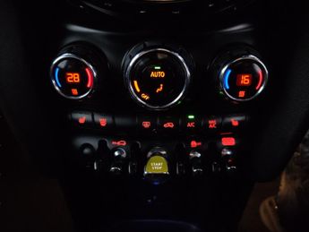 Mini Electric Hatch Cooper SE 32.6kWh Level 2 (184 ps) - HEATED SEATS - INTERIOR LIG