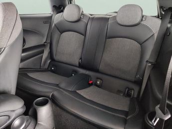 Mini Electric Hatch Cooper SE 32.6kWh Level 2 (184 ps) - HEATED SEATS - INTERIOR LIG