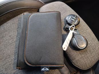 Mini Electric Hatch Cooper SE 32.6kWh Level 2 (184 ps) - HEATED SEATS - INTERIOR LIG