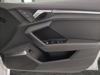 Audi A3 40 TFSI e S Line S Tronic[C+S] [17 inch Alloy] - B&O AUDIO - PAR