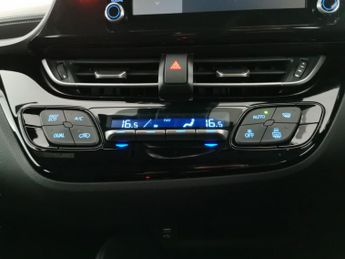 Toyota C-HR 1.8 Icon CVT [Tech] - LANE TRACE ASSIST - BLIND SPOT ASSIST - BL