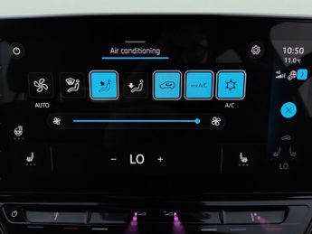 Volkswagen ID.3 Pro 58kWh Life (145 ps) - SAT NAV - HEATED STEERING - COMFORT PA