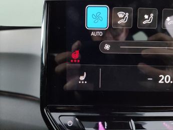 Volkswagen ID.3 Pro 58kWh Life (145 ps) - SAT NAV - HEATED STEERING - COMFORT PA