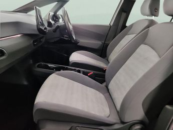 Volkswagen ID.3 Pro 58kWh Life (145 ps) - SAT NAV - HEATED STEERING - COMFORT PA