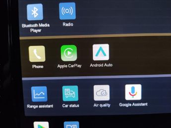 Volvo XC40 Recharge 69kWh Core (231 ps) - BLACK ROOF RAILS - PARK ASSIST - 