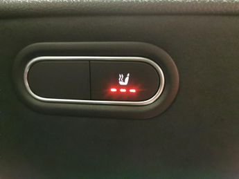 Mercedes-Benz A Class 1.3 A180 AMG Line (Executive) 7G-DCT (136 ps) - HEATED LEATHER