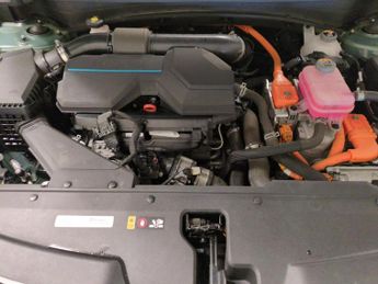 Kia Sportage 1.6 h T-GDi GT-Line (226 bhp) - LANE DEPARTURE  - LANE FOLLOWING