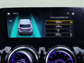 Mercedes-Benz EQA EQA 250+ 70.5kWh AMG Line (Premium) (190 ps) - HEATED SEATS - NA