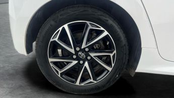 Toyota Yaris 1.5 VVT-h Design E-CVT (116 ps) - BLUETOOTH - AIR CON - DAB