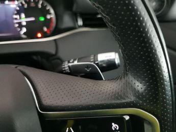 Land Rover Range Rover Evoque 2.0 D200 MHEV R-Dynamic S 4WD (204 ps) - 360 CAM - LED - REVERSE