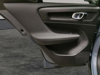 Volvo XC40 Recharge Twin 78kWh Plus AWD (408 ps) - PARK ASSIST - LED - REVE