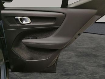 Volvo XC40 Recharge Twin 78kWh Plus AWD (408 ps) - PARK ASSIST - LED - REVE