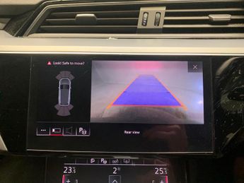 Audi e-tron 55 quattro 95kWh (408 ps) - ADJUSTABLE SUSPENSION - LANE DEPARTU