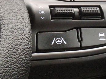 Kia Sportage 1.6 h T-GDi GT-Line (226 bhp) - LANE DEPARTURE  - LANE FOLLOWING