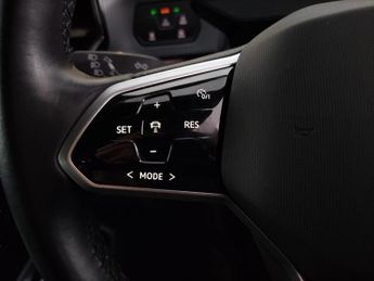 Volkswagen ID.3 Pro 58kWh Life (145 ps) - SAT NAV - HEATED STEERING - COMFORT PA