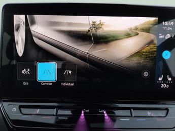 Volkswagen ID.3 Pro 58kWh Life (145 ps) - SAT NAV - HEATED STEERING - COMFORT PA