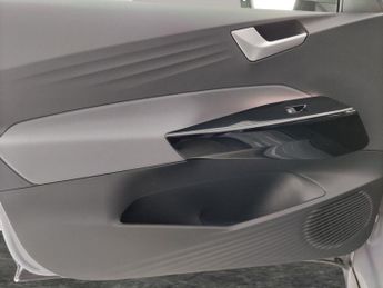 Volkswagen ID.3 Pro 58kWh Life (145 ps) - SAT NAV - HEATED STEERING - COMFORT PA