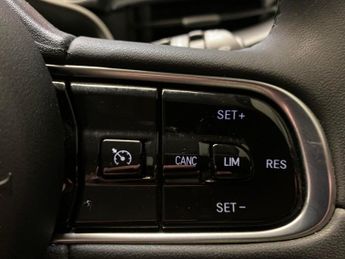 Fiat 500e 42kWh Icon (118 ps) - KEYLESS START - DAB - USB AUDIO