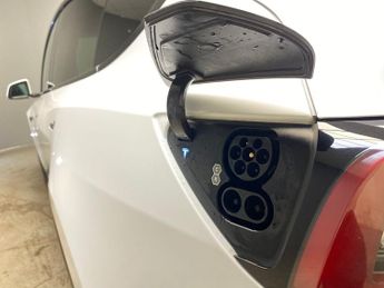 Tesla Model Y SUV RWD (346 ps) - HEATED STEERING - WIFI - BLIND SPOT ASSIST