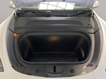 Tesla Model Y SUV RWD (346 ps) - HEATED STEERING - WIFI - BLIND SPOT ASSIST