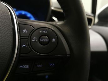 Toyota Corolla 1.8 VVT-h Icon CVT (140 ps) - LED - REVERSE CAM - NAV