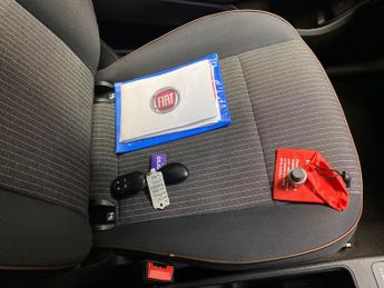 Fiat 500e 42kWh Icon (118 ps) - KEYLESS START - DAB - USB AUDIO