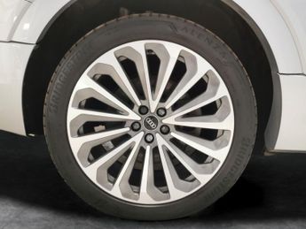 Audi e-tron 55 S line Sportback quattro 95kWh (408 ps) - MMI NAV PLUS - LED