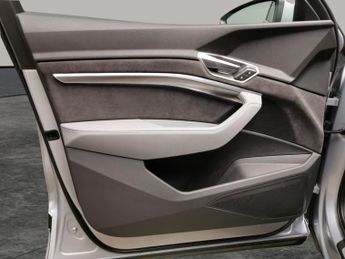 Audi e-tron 55 S line Sportback quattro 95kWh (408 ps) - MMI NAV PLUS - LED