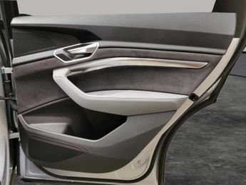 Audi e-tron 55 S line Sportback quattro 95kWh (408 ps) - MMI NAV PLUS - LED